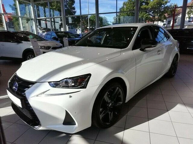 Lexus IS 300h Sport Line, снимка 1 - Автомобили и джипове - 20193797