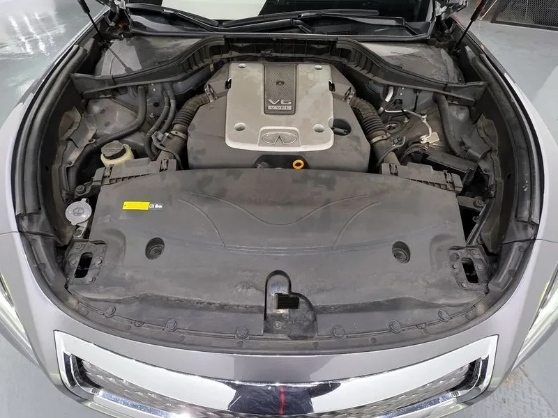 Infiniti Q70 Style 3.7 Бензин 4x4, снимка 12 - Автомобили и джипове - 55455900