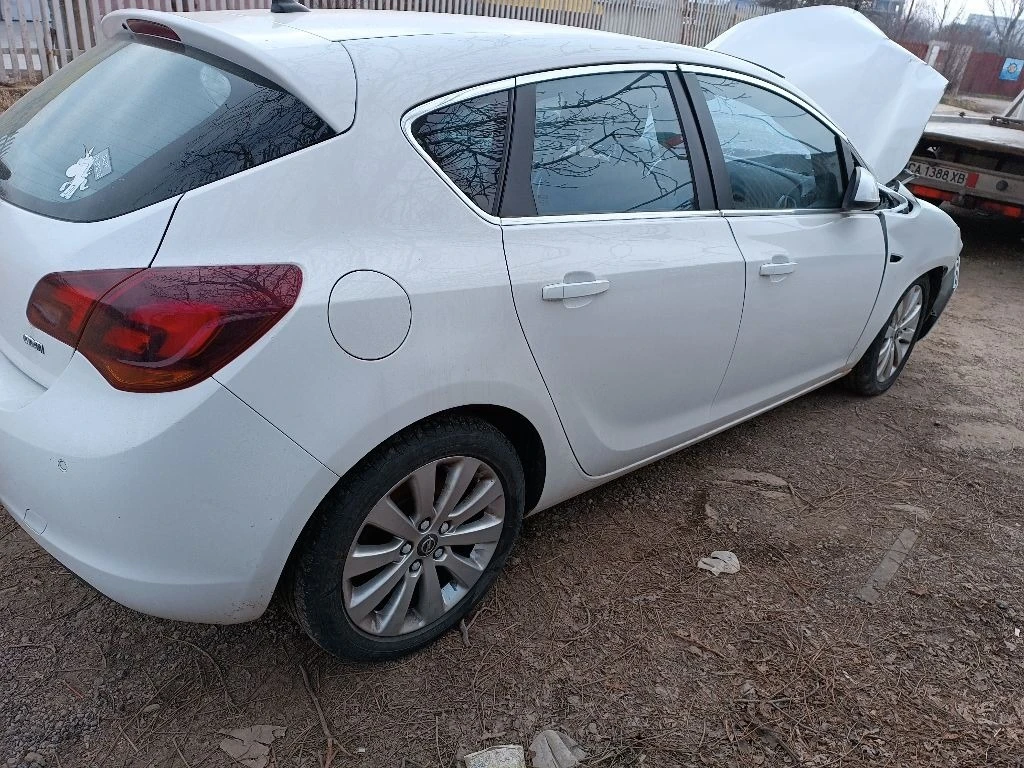 Opel Astra 1.7 125к.с. - изображение 6