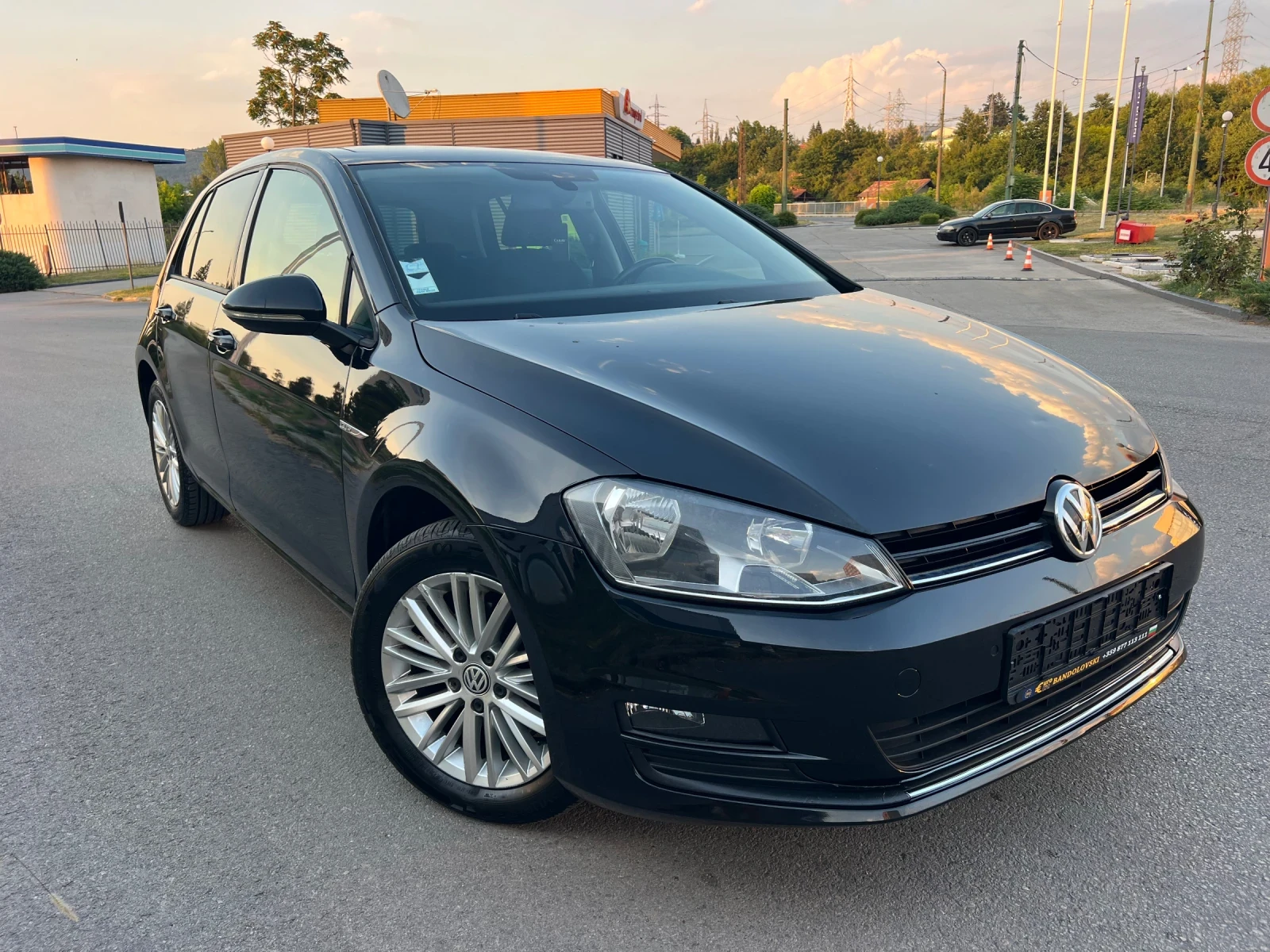 VW Golf 1.6 TDI/CUP/NAVI/PANORAMA - изображение 3