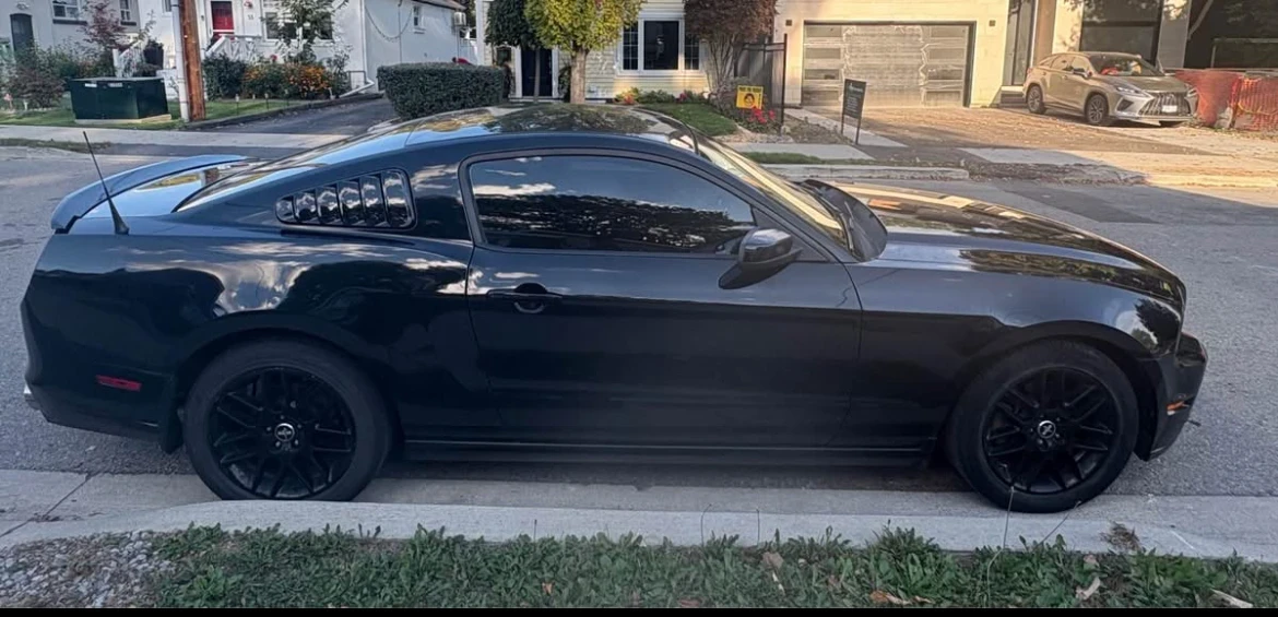 Ford Mustang V6 * * АВТОМАТИК * * CARFAX * * АВТО КРЕДИТ * *  - изображение 5