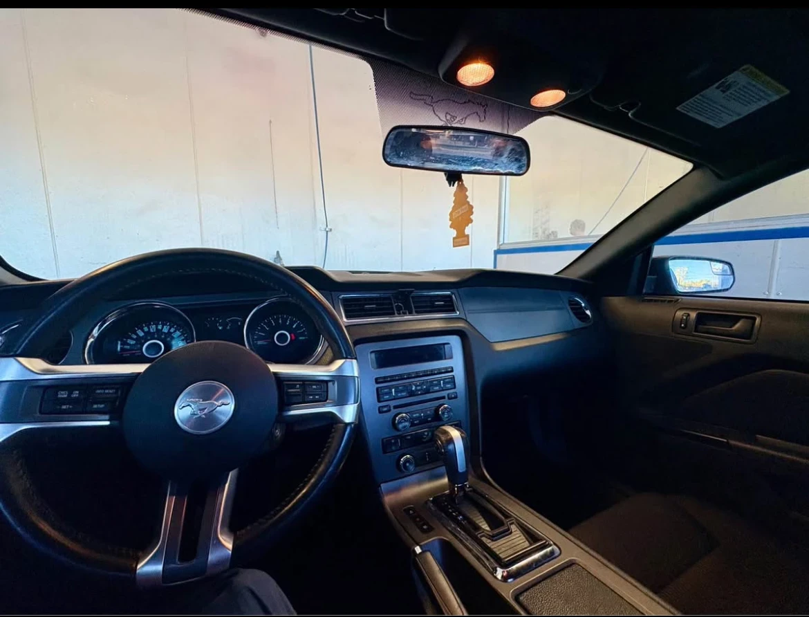 Ford Mustang V6 * * АВТОМАТИК * * CARFAX * * АВТО КРЕДИТ * *  - изображение 7