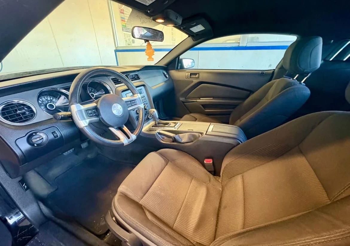 Ford Mustang V6 * * АВТОМАТИК * * CARFAX * * АВТО КРЕДИТ * *  - изображение 6