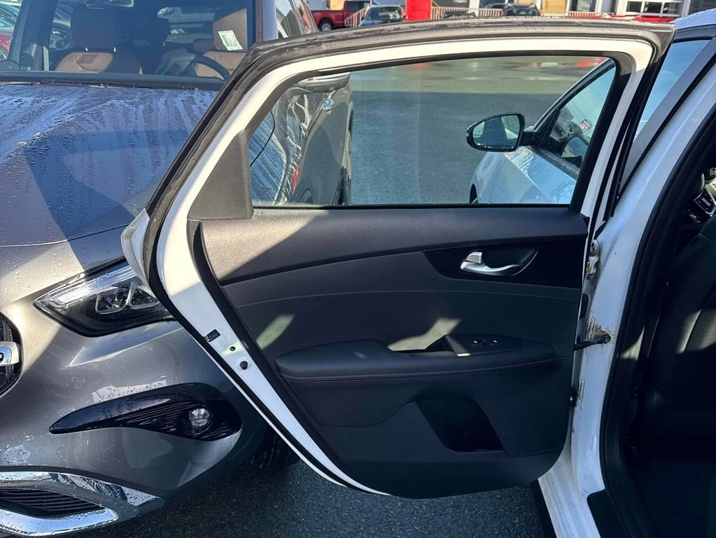 Kia Forte * GT * CARFAX * ��� ������������ ������ | Mobile.bg � ����������� 13