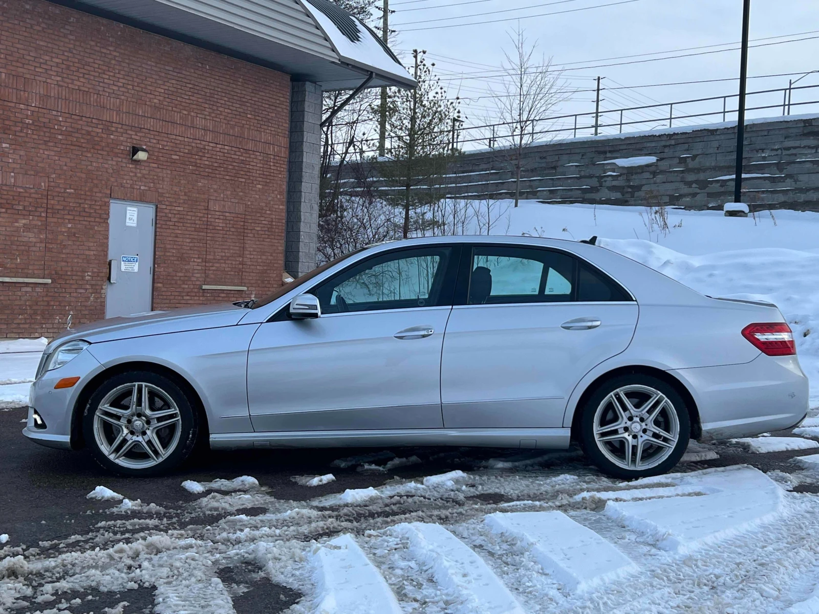 Mercedes-Benz E 500 4MATIC - изображение 5