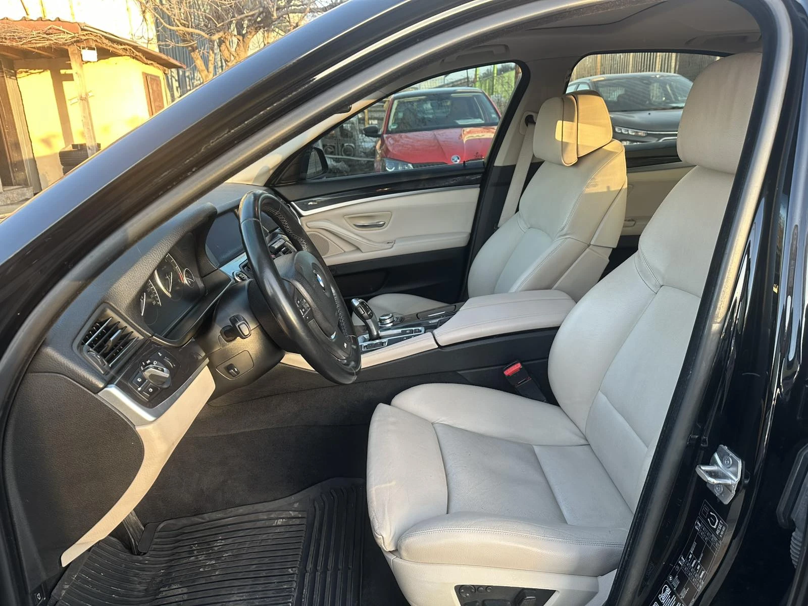 BMW 530 Xdrive CAMERA CARPLAY 8ZF , снимка 9 - Автомобили и джипове - 53839397