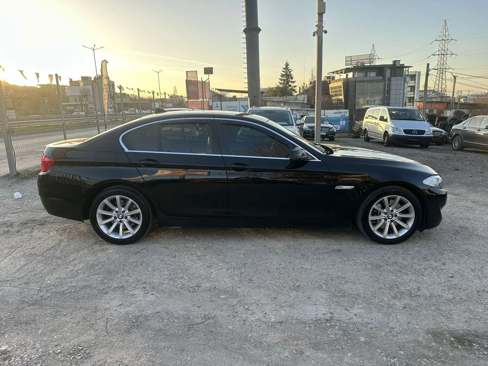 BMW 530 Xdrive CAMERA CARPLAY 8ZF , снимка 7 - Автомобили и джипове - 53839397