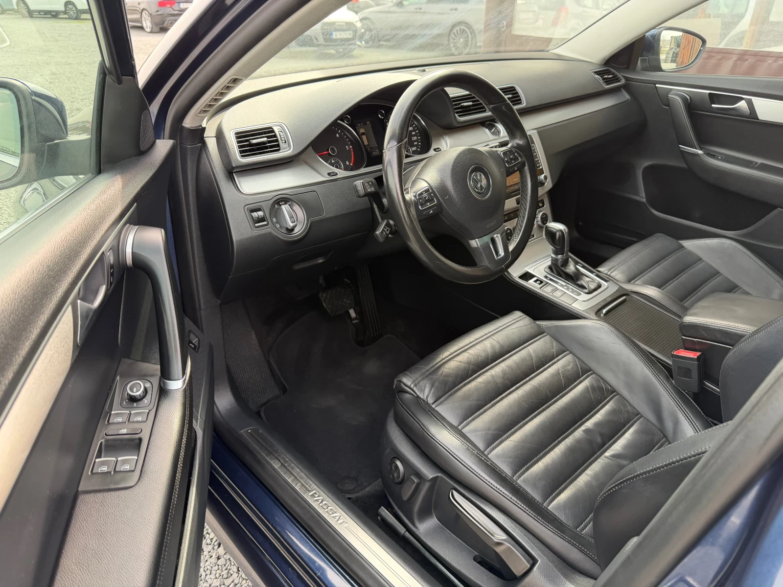 VW Passat 2.0 TDI DSG, снимка 12 - Автомобили и джипове - 54072429