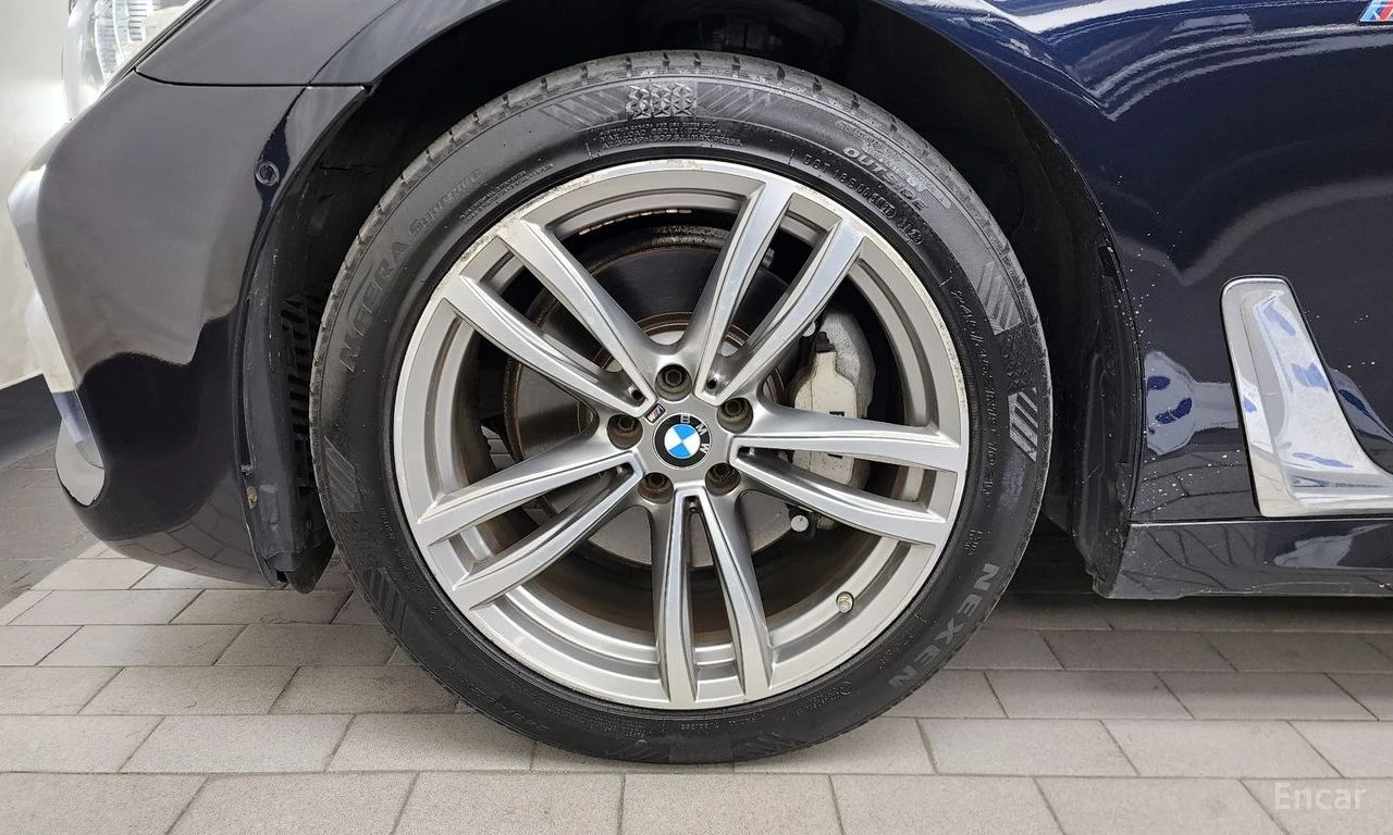 BMW 730 D* XDRIVE* МПАКЕТ* ОБДУХ* HARMAN* KARDON* 360* , снимка 15 - Автомобили и джипове - 54611923