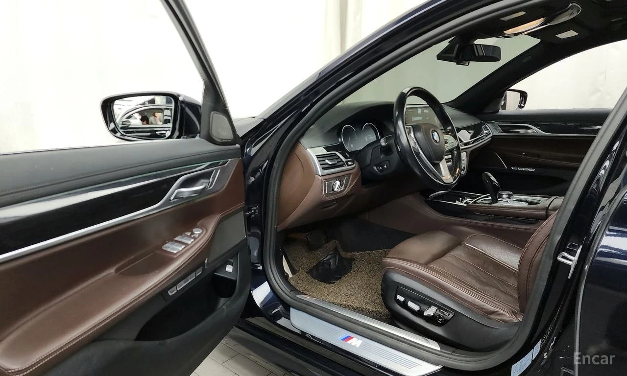 BMW 730 D* XDRIVE* МПАКЕТ* ОБДУХ* HARMAN* KARDON* 360* , снимка 8 - Автомобили и джипове - 54611923
