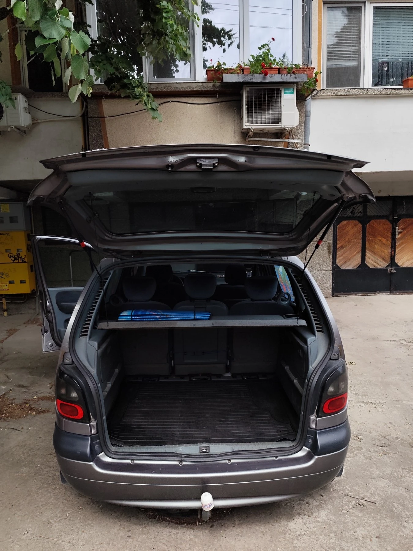 Renault Scenic, снимка 10 - Автомобили и джипове - 54667258