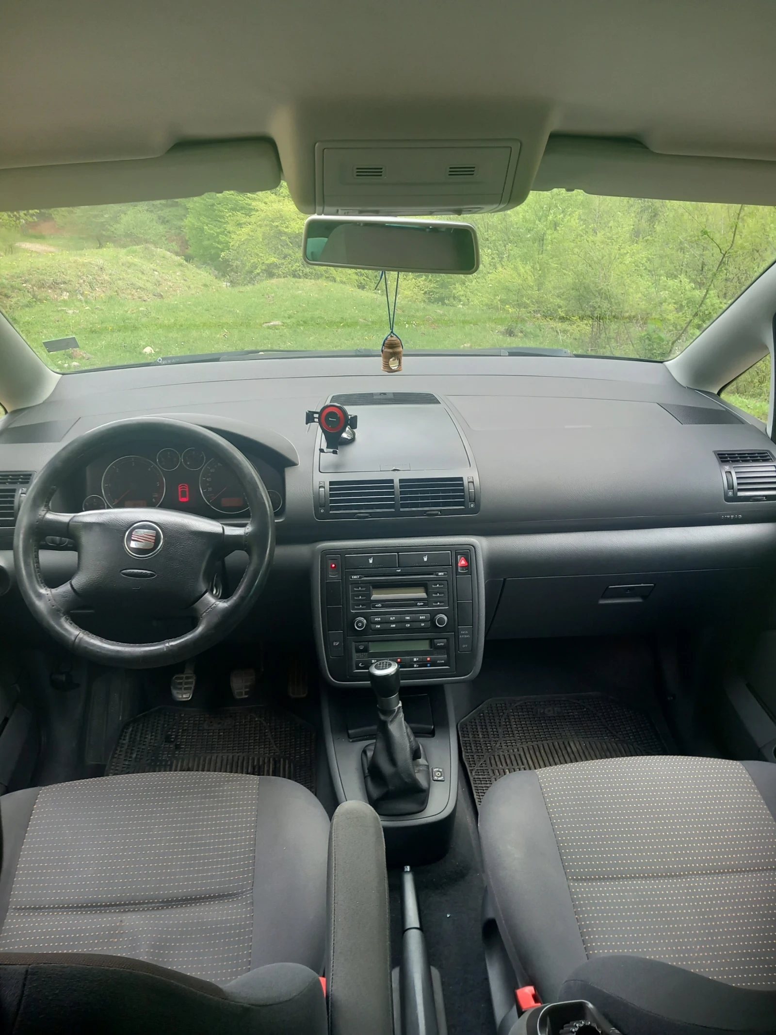Seat Alhambra 1.9TDI(116kc), снимка 8 - Автомобили и джипове - 54720078