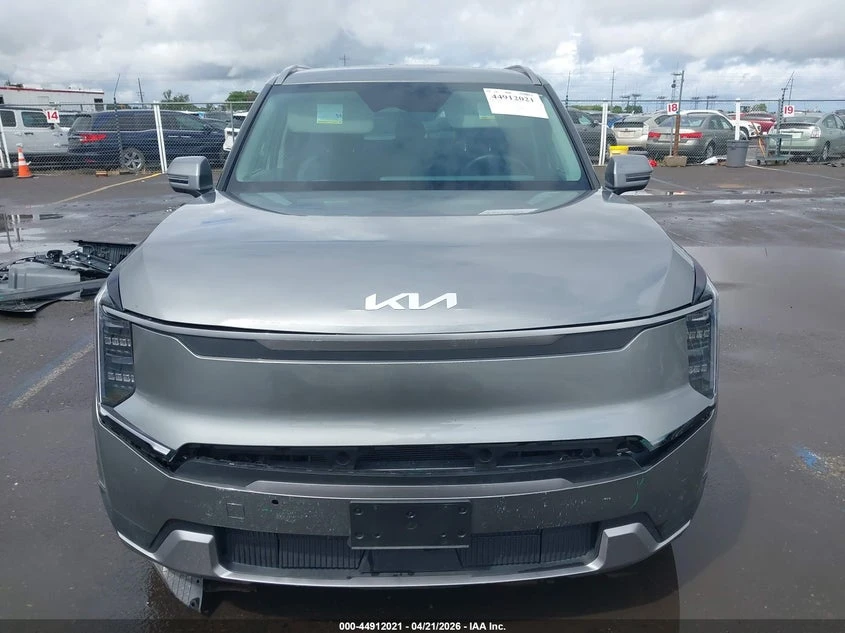 Kia EV9 Wind, снимка 12 - Автомобили и джипове - 54906258