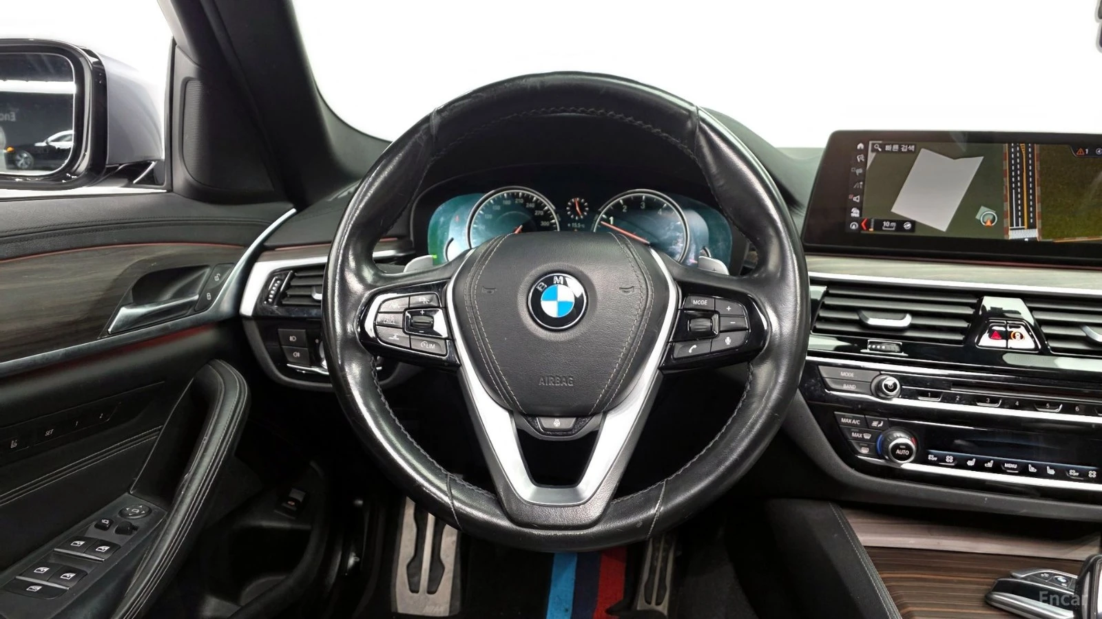 BMW 530 M* 360 КАМЕРА* HEADUP* ОБДУХВАНЕ* ПОДГРЕВ, снимка 12 - Автомобили и джипове - 55478188