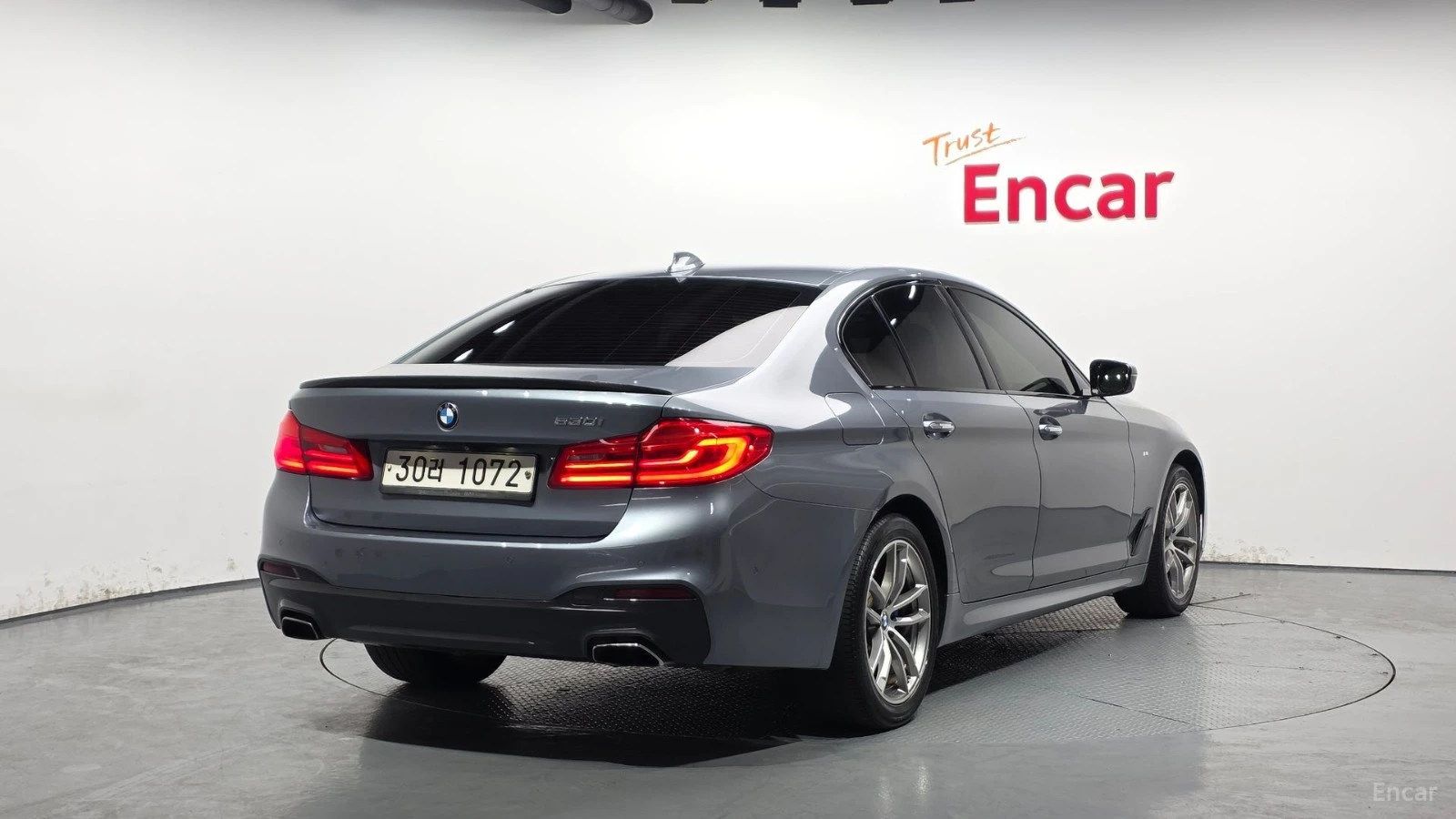 BMW 530 M* 360 КАМЕРА* HEADUP* ОБДУХВАНЕ* ПОДГРЕВ, снимка 2 - Автомобили и джипове - 55478188