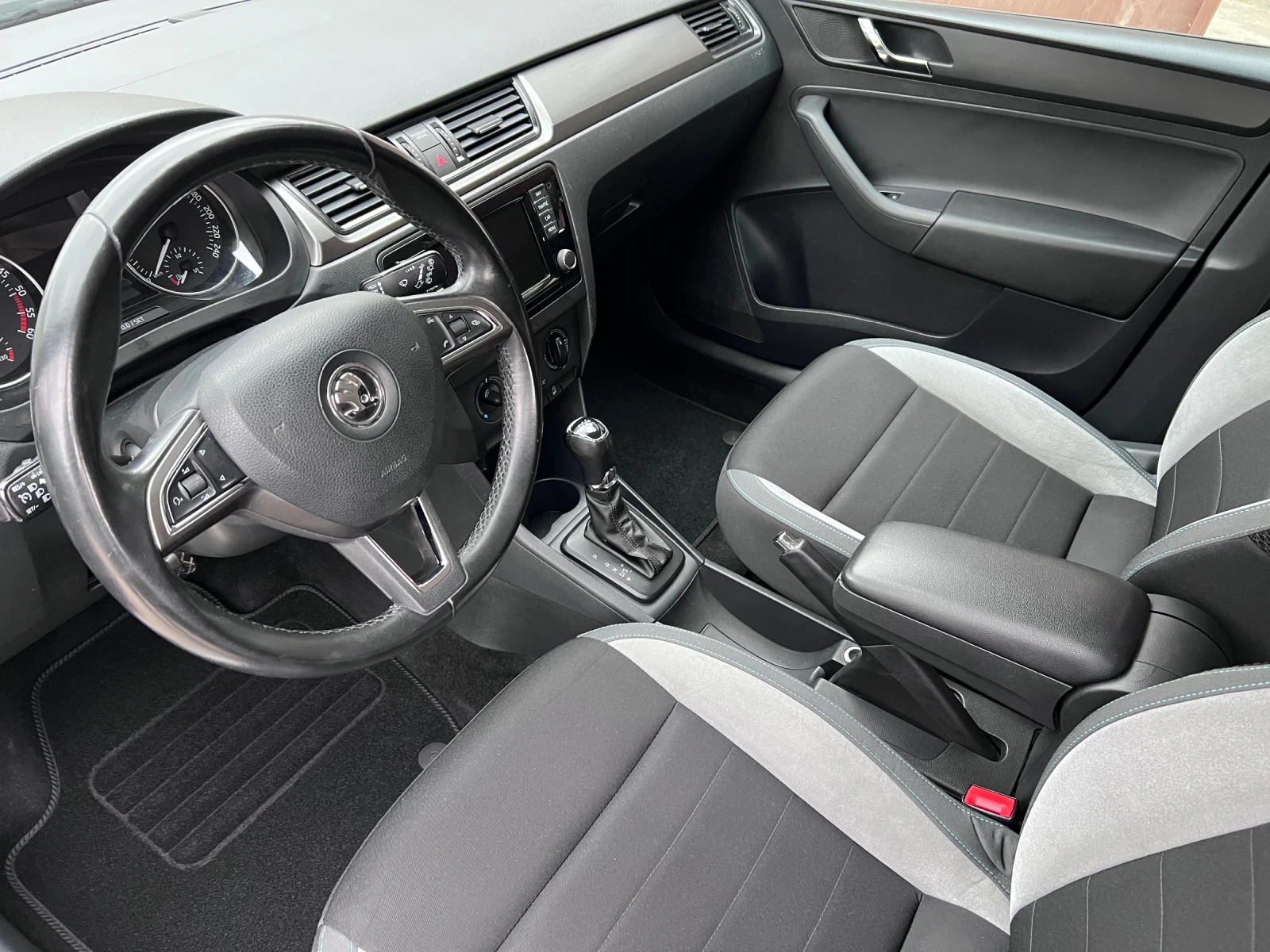 Skoda Rapid 1.4 TDI DSG, снимка 11 - Автомобили и джипове - 55631163