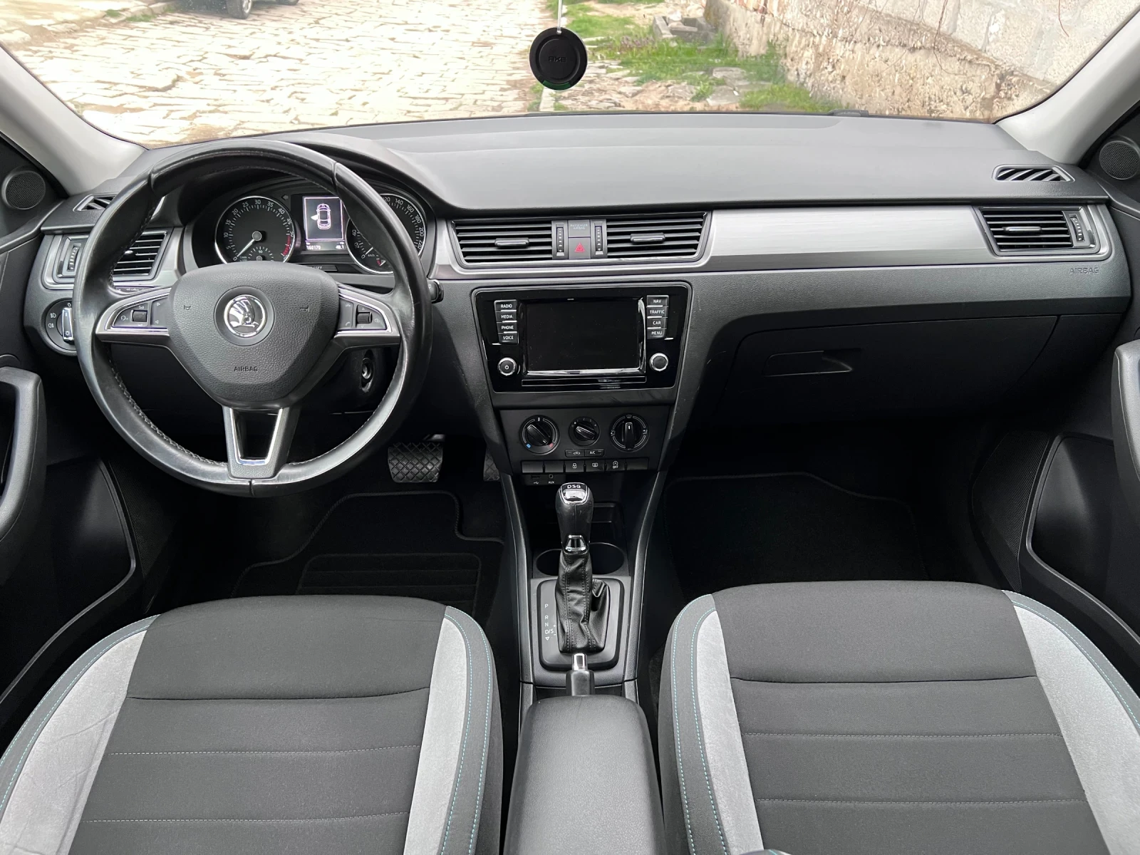 Skoda Rapid 1.4 TDI DSG, снимка 10 - Автомобили и джипове - 55631163