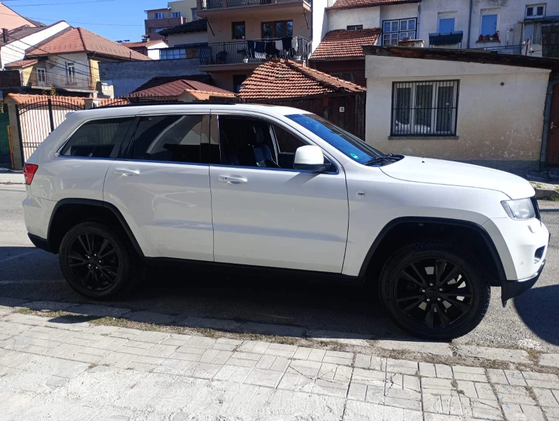 Jeep Grand cherokee CRD 3.0 241HP 2012, снимка 5 - Автомобили и джипове - 47726163