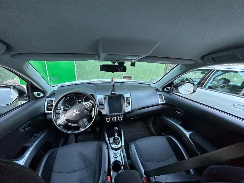 Mitsubishi Outlander 2.2 Di-d, снимка 5 - Автомобили и джипове - 52533943