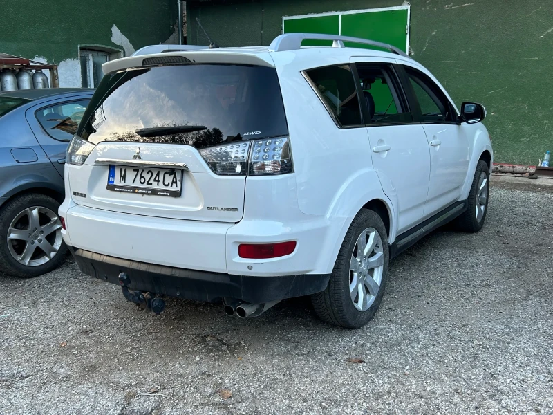 Mitsubishi Outlander 2.2 Di-d, снимка 3 - Автомобили и джипове - 52533943