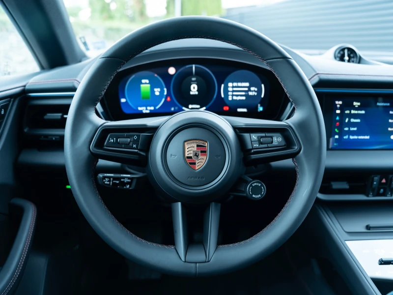 Porsche Macan 4, снимка 9 - Автомобили и джипове - 51935760