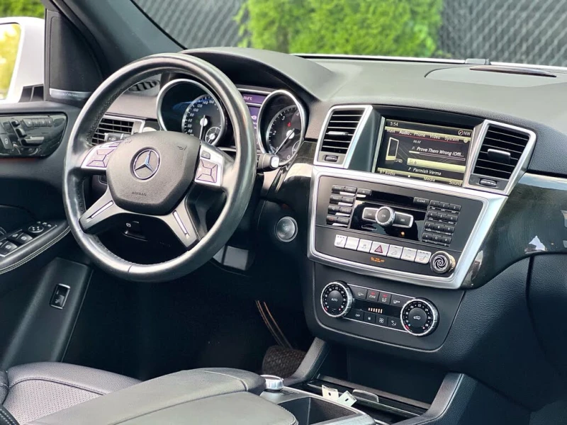 Mercedes-Benz ML 350 4matic * BlueTEC* CARFAX* АвтоКредит* (ЦЕНА ДО БГ), снимка 11 - Автомобили и джипове - 52553435