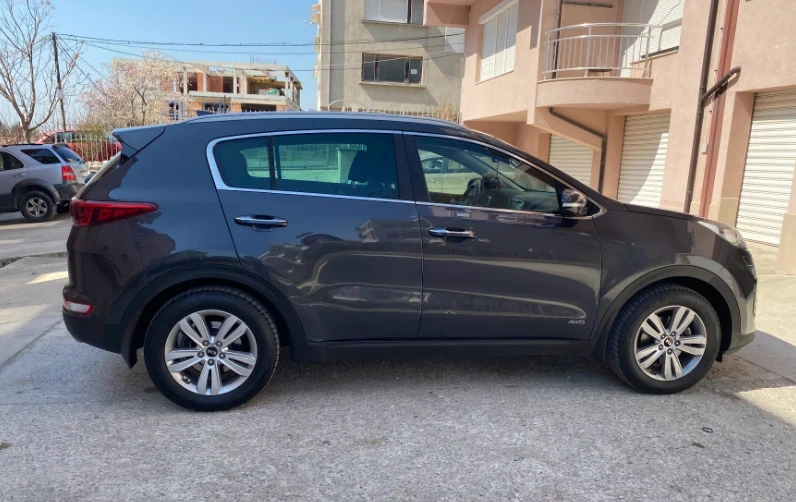 Kia Sportage 1.6T 177 к.с., снимка 4 - Автомобили и джипове - 47333997