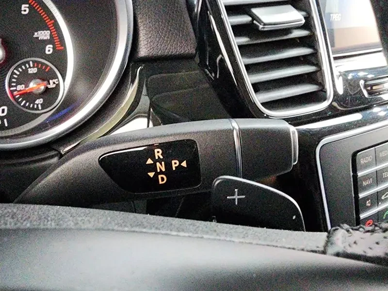 Mercedes-Benz GLE 350 D 4Matic Premium, снимка 9 - Автомобили и джипове - 53827989