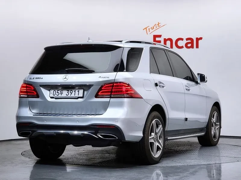 Mercedes-Benz GLE 350 D 4Matic Premium, снимка 2 - Автомобили и джипове - 53827989