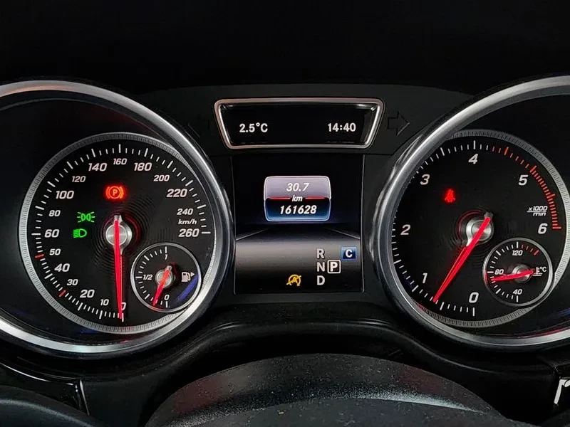 Mercedes-Benz GLE 350 D 4Matic Premium, снимка 8 - Автомобили и джипове - 53827989
