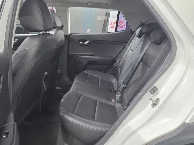 Kia Stonic 1.6 Prestige, снимка 12 - Автомобили и джипове - 55085538