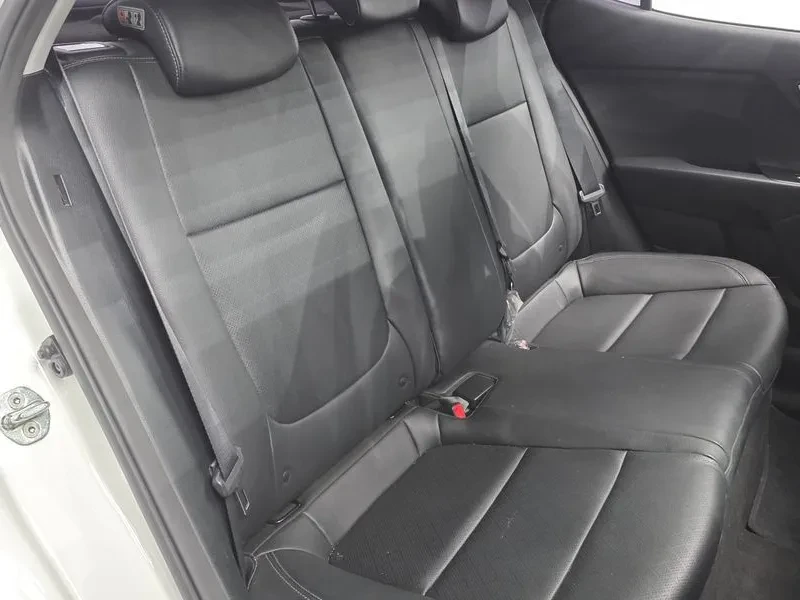 Kia Stonic 1.6 Prestige, снимка 11 - Автомобили и джипове - 55085538