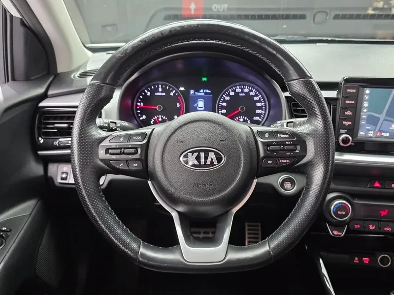 Kia Stonic 1.6 Prestige, снимка 13 - Автомобили и джипове - 55085538