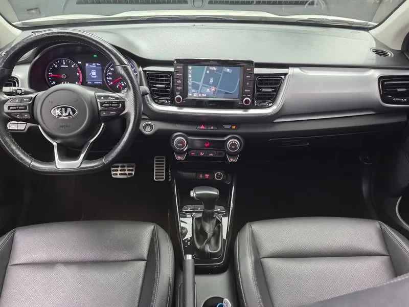 Kia Stonic 1.6 Prestige, снимка 7 - Автомобили и джипове - 55085538