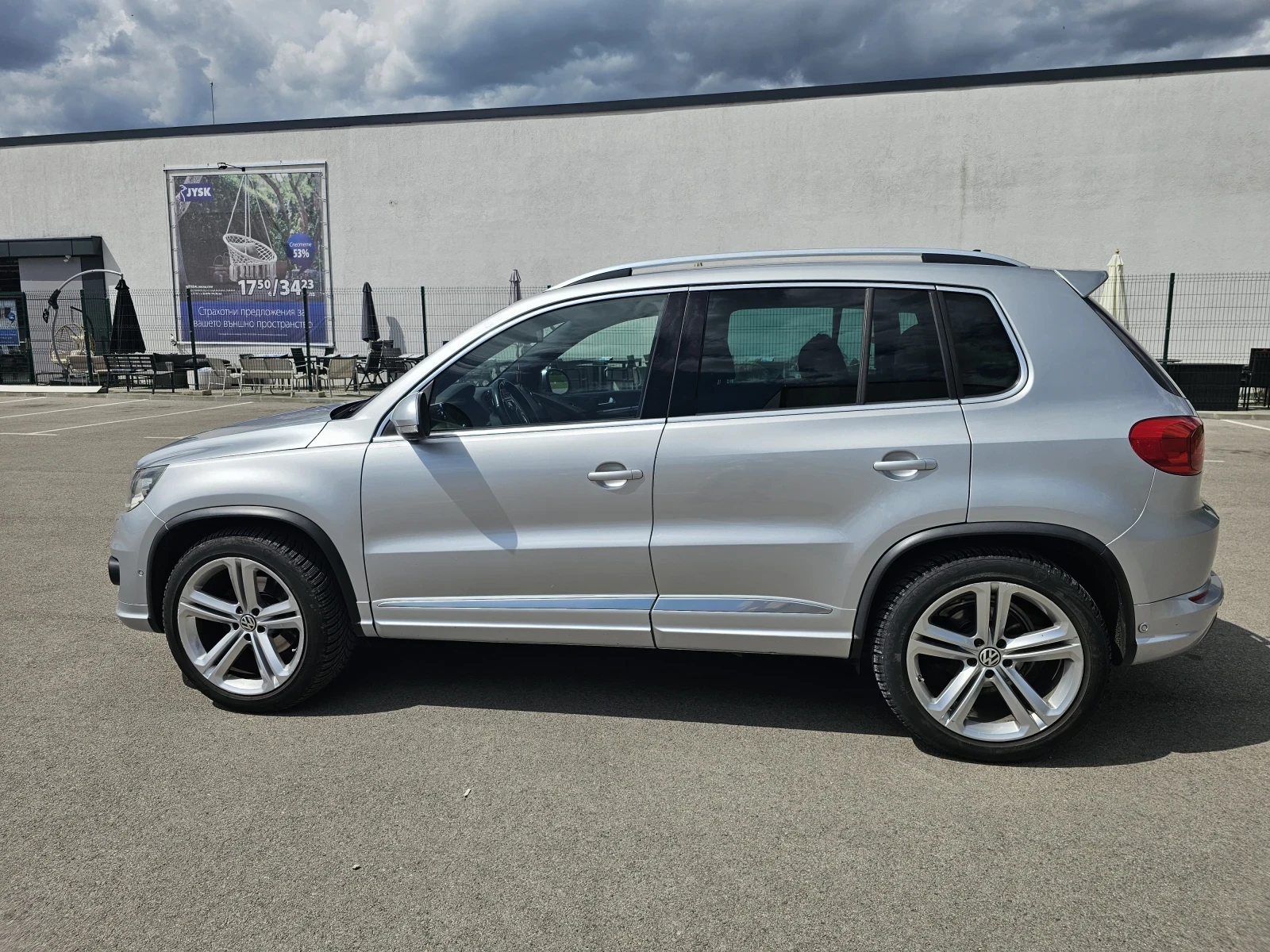 VW Tiguan R Line, снимка 5 - Автомобили и джипове - 54577513
