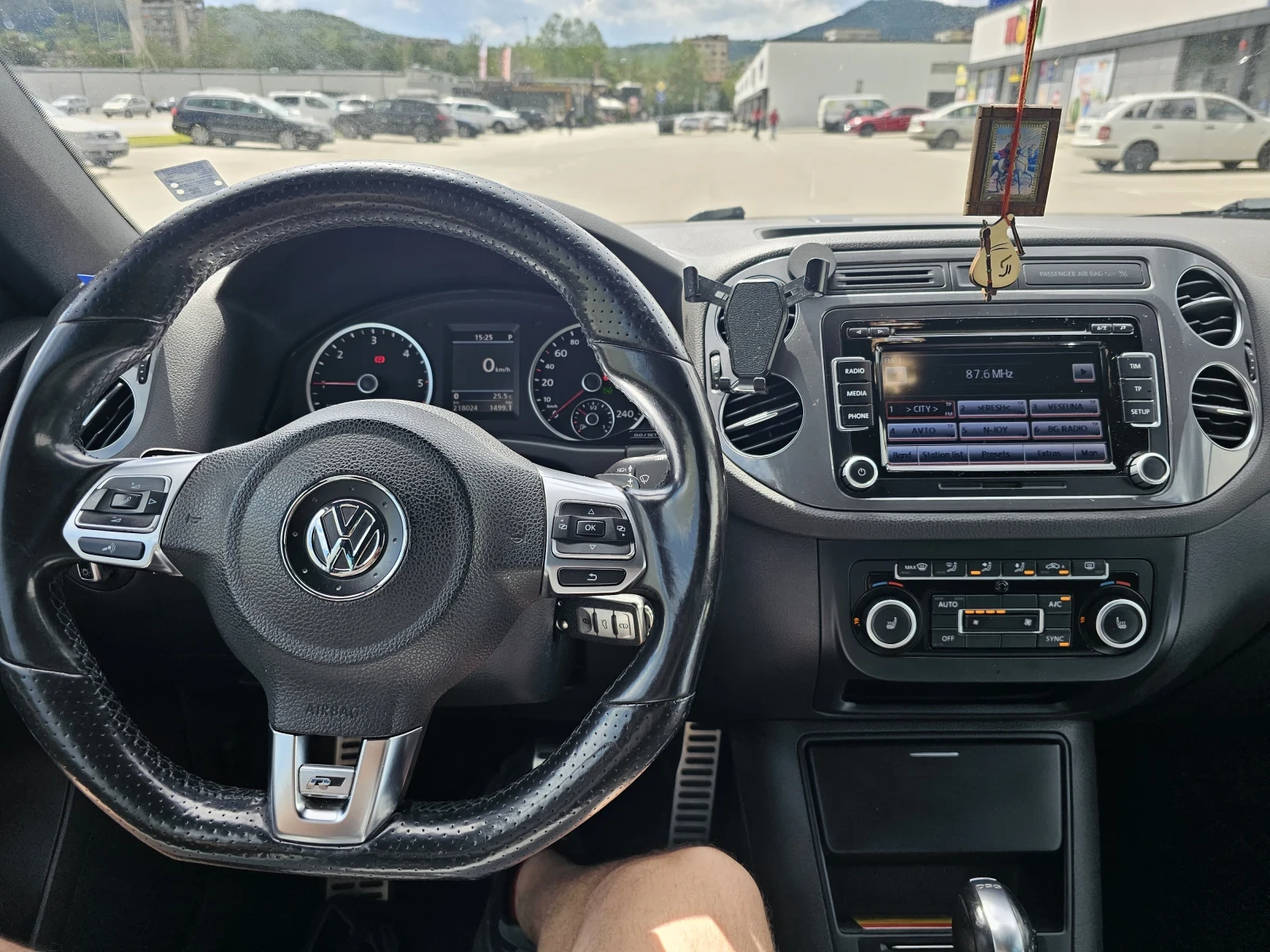 VW Tiguan R Line, снимка 8 - Автомобили и джипове - 54577513