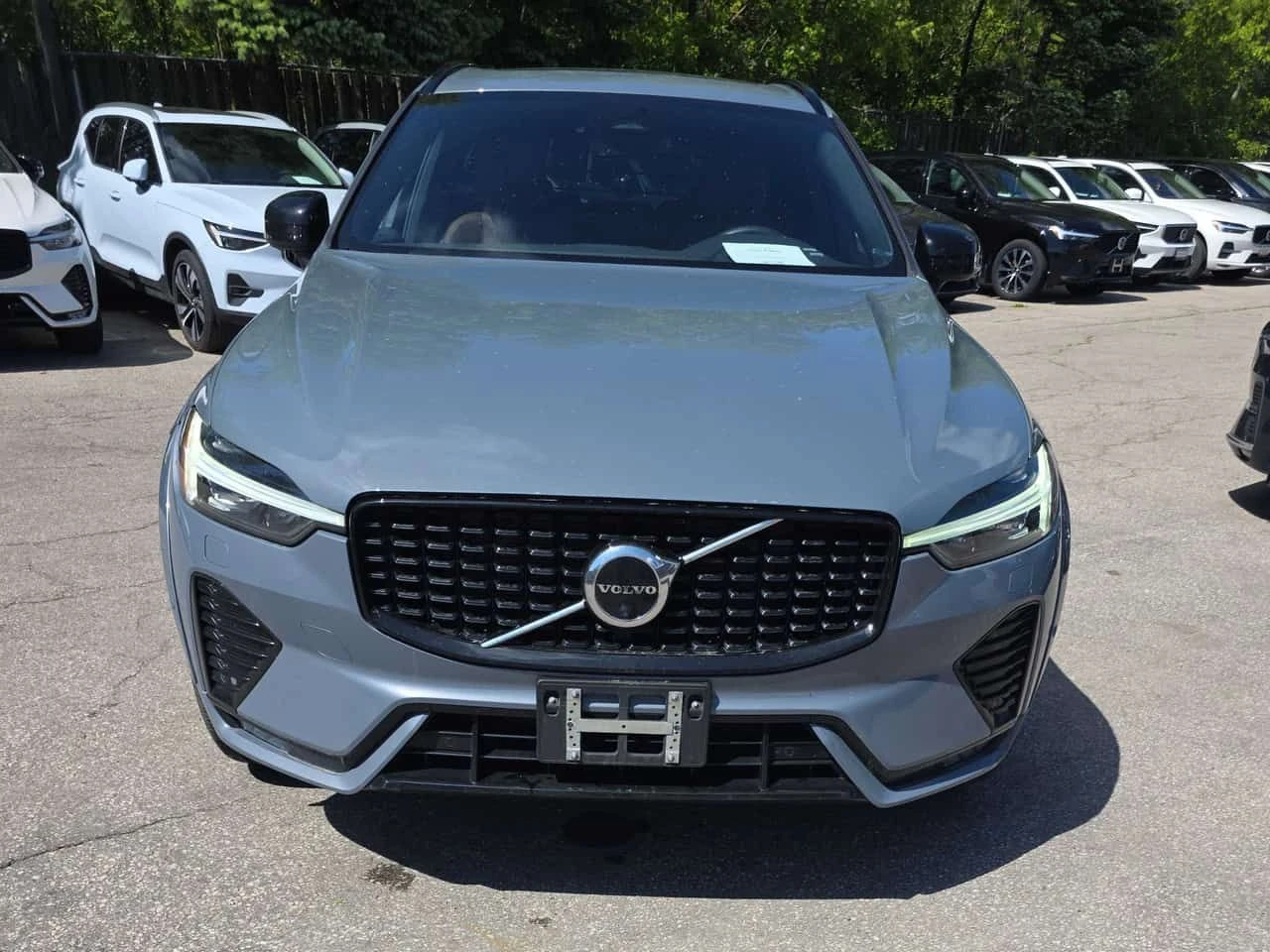 Volvo XC60 * Ultimate Dark Theme * CARFAX * 360 * 22" , снимка 6 - Автомобили и джипове - 54896302