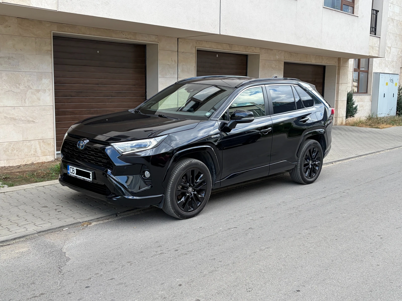 Toyota Rav4 2.5 Hybrid AWD-i Black Edition- в Гаранция