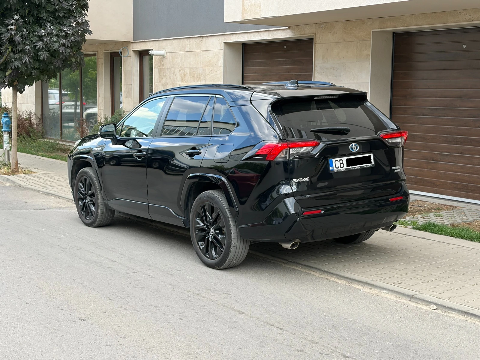 Toyota Rav4 2.5 Hybrid AWD-i Black Edition- в Гаранция, снимка 4 - Автомобили и джипове - 55931758