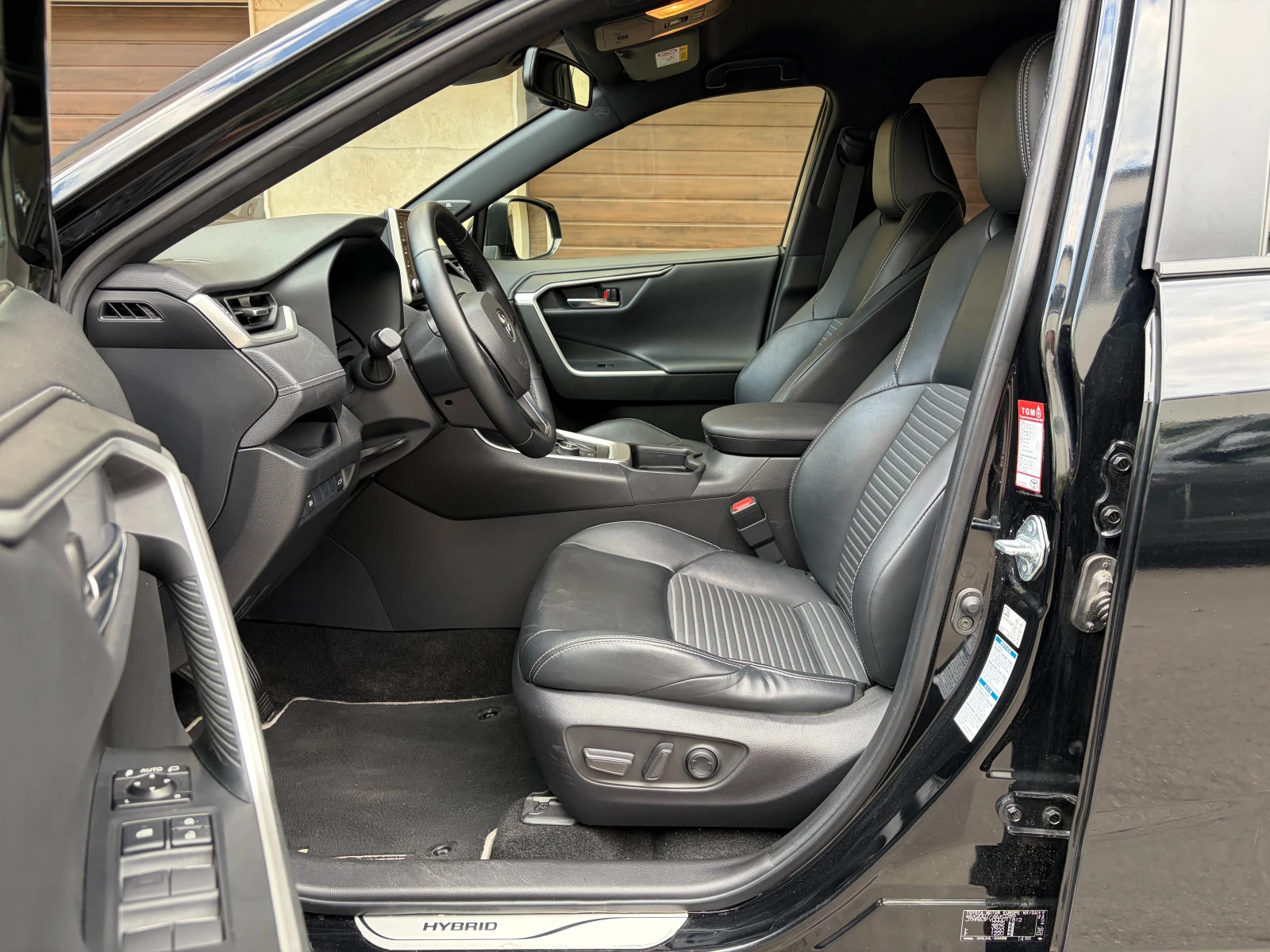 Toyota Rav4 2.5 Hybrid AWD-i Black Edition- в Гаранция, снимка 6 - Автомобили и джипове - 55931758