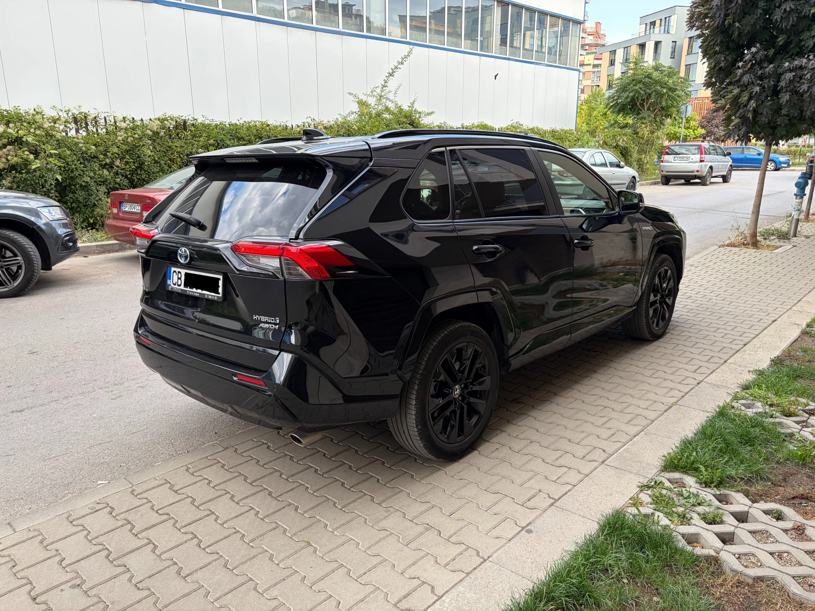 Toyota Rav4 2.5 Hybrid AWD-i Black Edition- в Гаранция, снимка 3 - Автомобили и джипове - 55931758