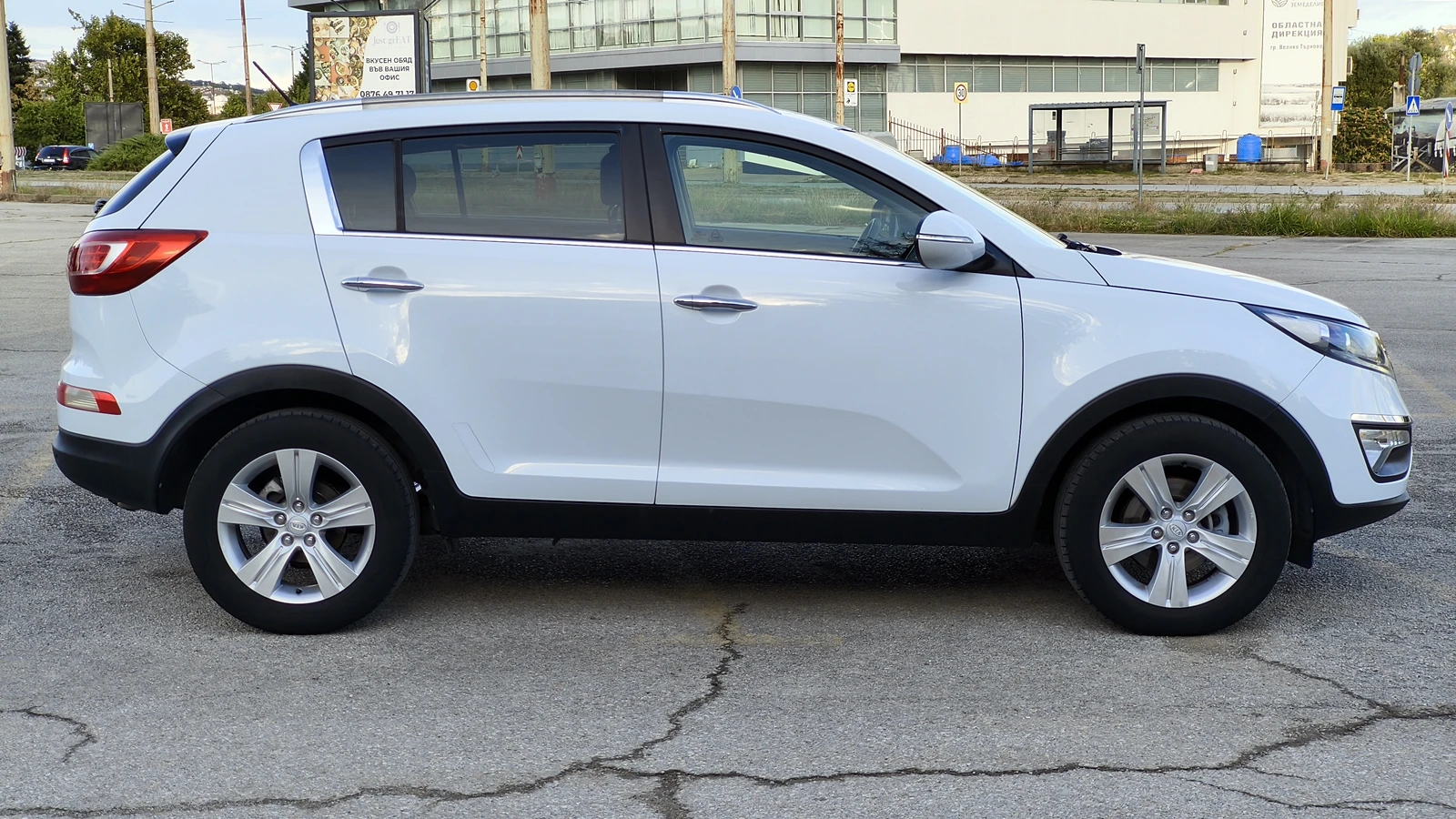 Kia Sportage 1.6i 115000km, снимка 6 - Автомобили и джипове - 56207788
