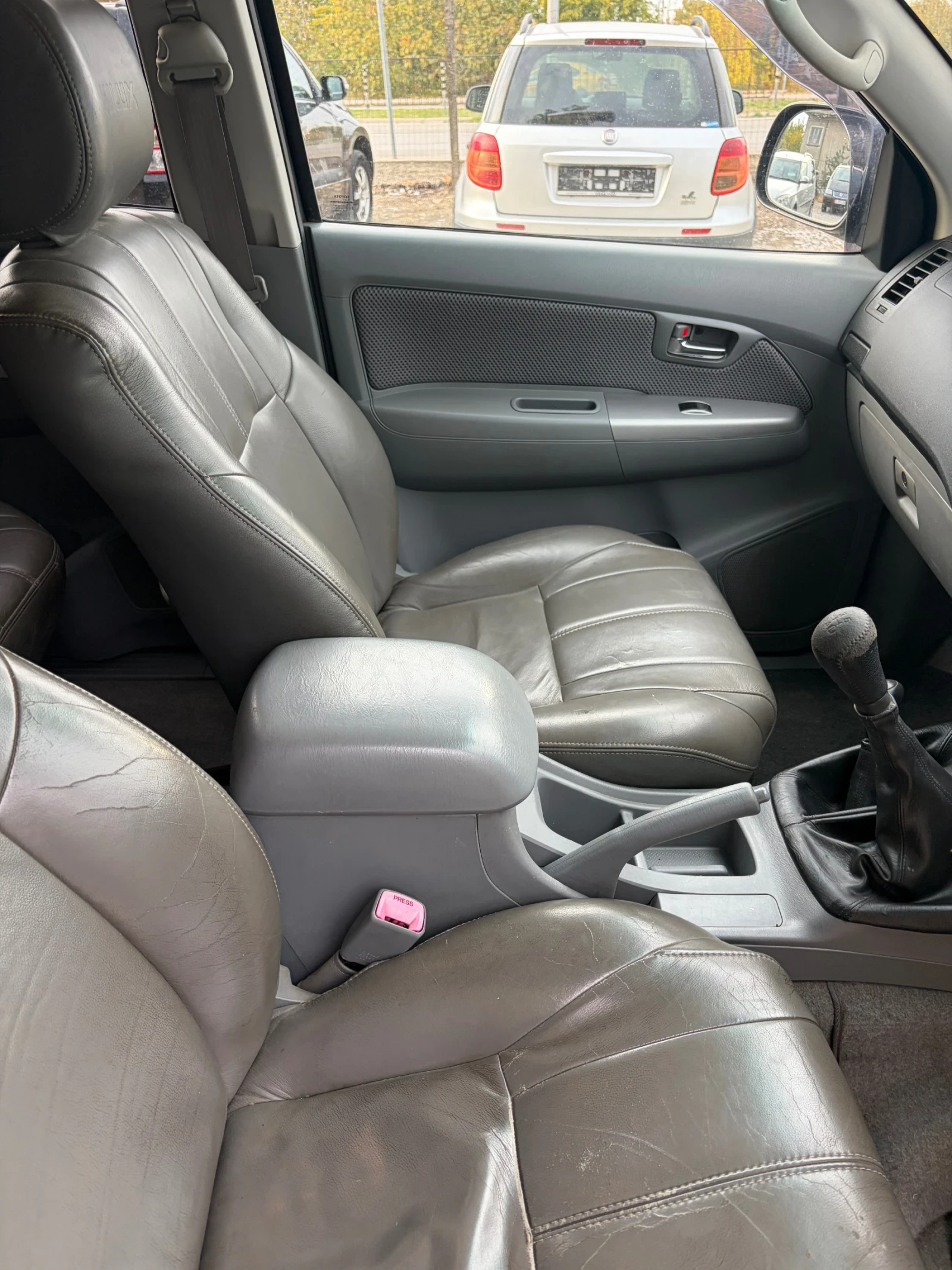 Toyota Hilux Нов Внос, снимка 11 - Автомобили и джипове - 56728033