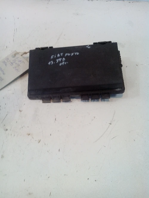 Капак бушони Фиат Пунто 1.3ZJTD