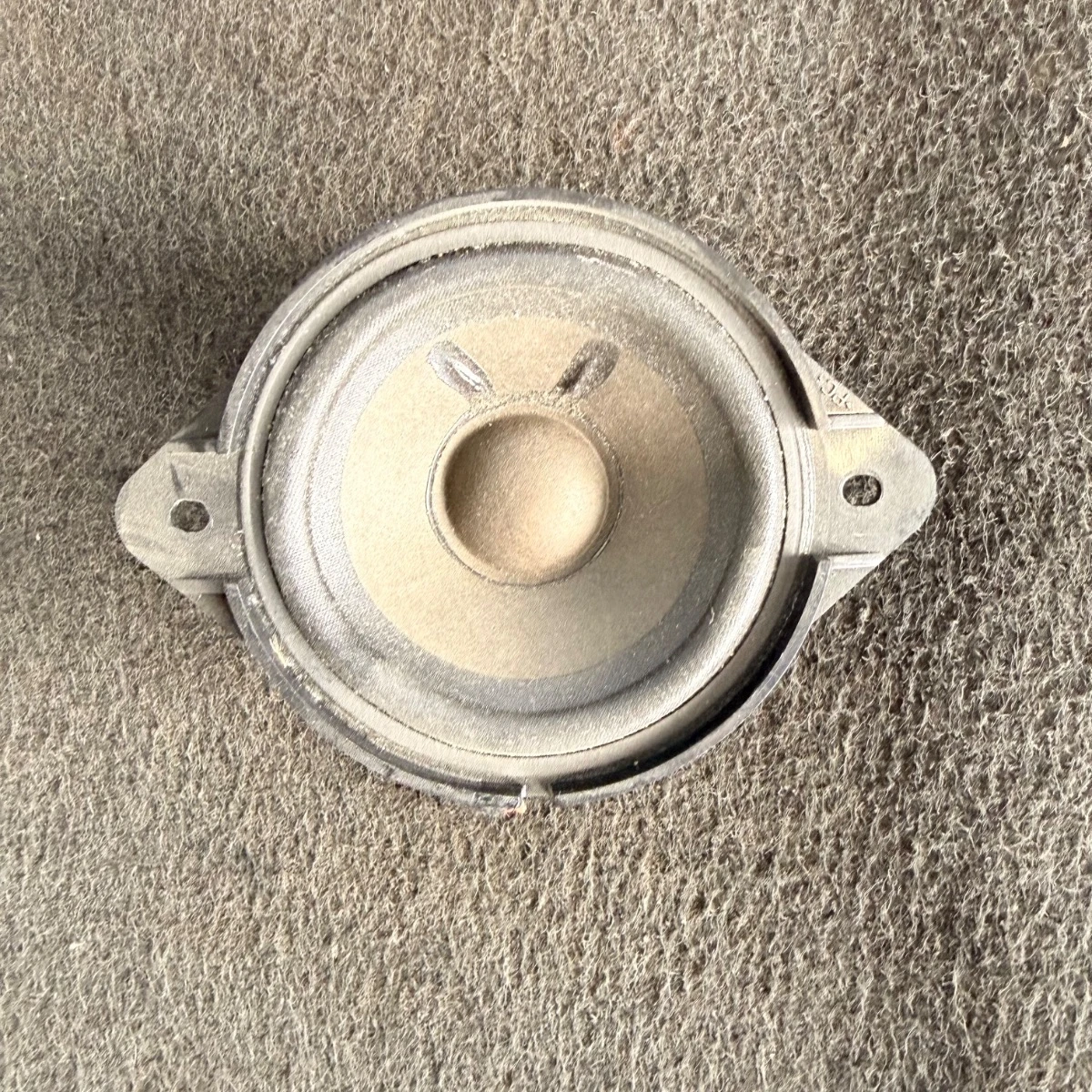 Говорител от табло за Audi Ауди A4 A5 Bang Olufsen 8T0035416-1405