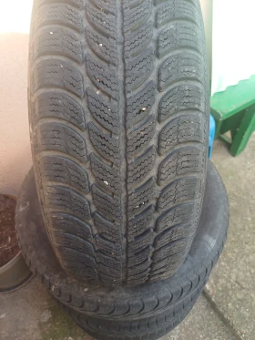 Гуми Зимни 195/65R15, снимка 3