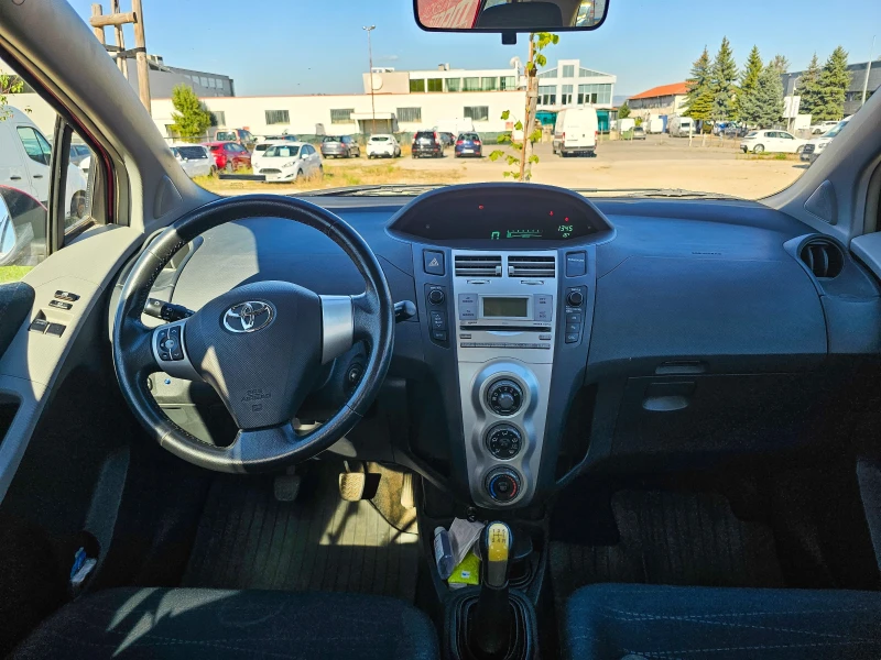 Toyota Yaris 69000 km., снимка 7 - Автомобили и джипове - 51972368