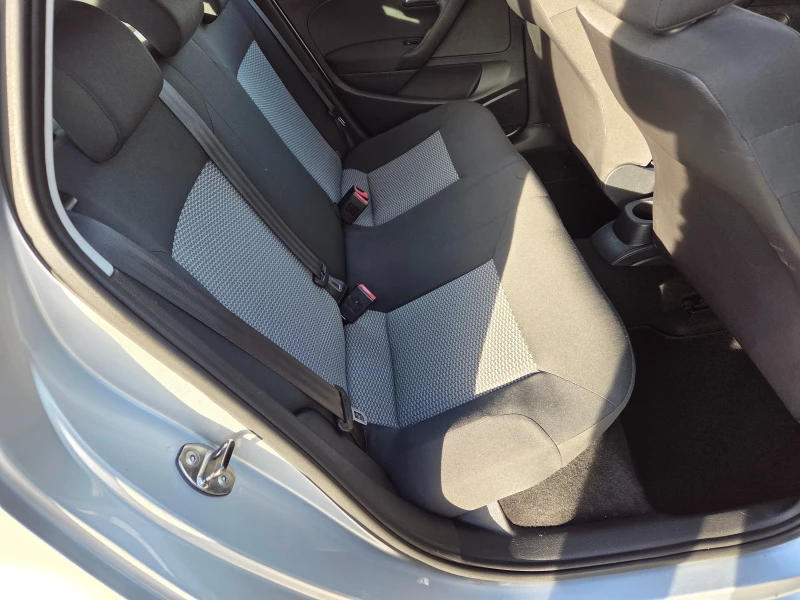 VW Polo 1.2 i 5врати, снимка 11 - Автомобили и джипове - 52404557