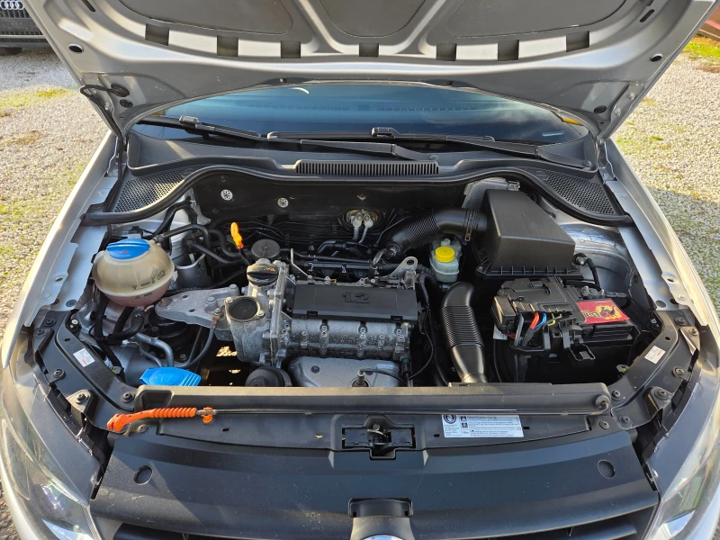 VW Polo 1.2 i 5врати, снимка 17 - Автомобили и джипове - 52404557