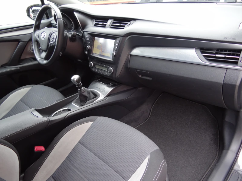 Toyota Avensis 1.8i - 147k.c. /Navi/Camera/Keyless/Led/Euro-6/, снимка 10 - Автомобили и джипове - 53595852